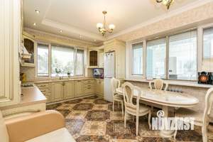 Коттедж 391м², 2-этажный, участок 19 сот.  