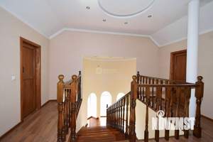 Коттедж 264м&sup2;, 3-этажный, участок 14 сот.  