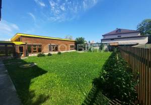 Дом 350м&sup2;, 2-этажный, участок 0 сот.  