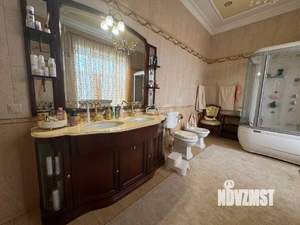 Дом 995м&sup2;, 2-этажный, участок 30 сот.  