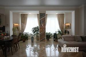 Коттедж 350м², 4-этажный, участок 11 сот.  