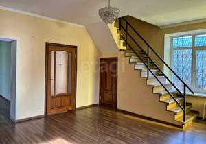 Дом 251м², 3-этажный, участок 547 сот.  
