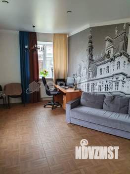 Дом 304м&sup2;, 2-этажный, участок 18 сот.  