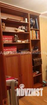 Коттедж 210м², 2-этажный, участок 10 сот.  