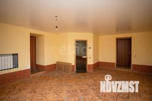 Дом 700м², 3-этажный, участок 16 сот.  