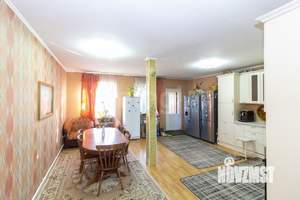 Дом 193м², 3-этажный, участок 3 сот.  