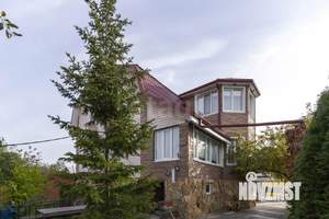 Дом 240м&sup2;, 3-этажный, участок 5 сот.  