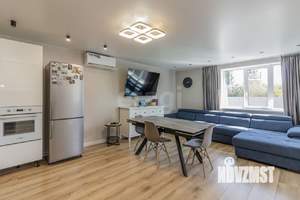 Дом 180м&sup2;, 2-этажный, участок 8 сот.  