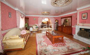 Дом 450м², 3-этажный, участок 11 сот.  