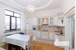 Коттедж 382м&sup2;, 3-этажный, участок 15 сот.  