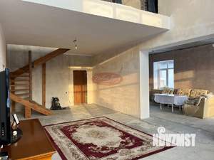 Коттедж 245м&sup2;, 2-этажный, участок 10 сот.  