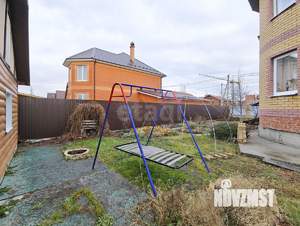 Дом 204м², 2-этажный, участок 10 сот.  