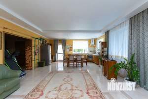 Дом 172м², 2-этажный, участок 5 сот.  