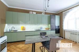 Коттедж 560м², 2-этажный, участок 15 сот.  