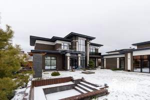 Дом 258м&sup2;, 2-этажный, участок 12 сот.  