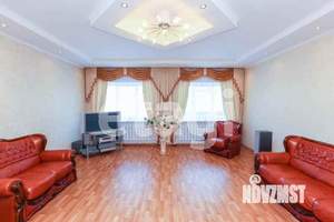 Дом 298м², 2-этажный, участок 12 сот.  