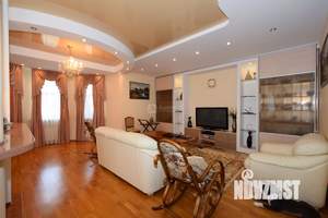 Коттедж 264м&sup2;, 3-этажный, участок 14 сот.  