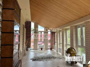 Коттедж 500м&sup2;, 3-этажный, участок 15 сот.  