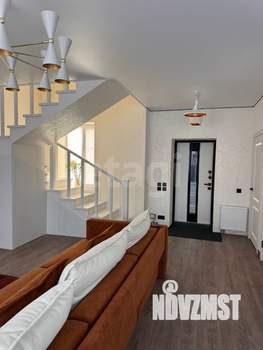 Таунхаус 102м&sup2;, 3-этажный, участок 2 сот.  