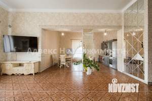 Коттедж 199м&sup2;, 2-этажный, участок 10 сот.  