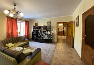 Дом 296м&sup2;, 2-этажный, участок 8 сот.  