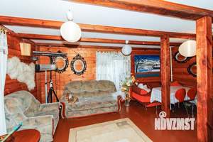 Дом 100м&sup2;, 2-этажный, участок 5 сот.  