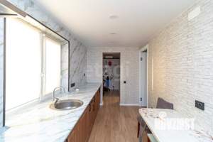 Дом 42м&sup2;, 2-этажный, участок 10 сот.  