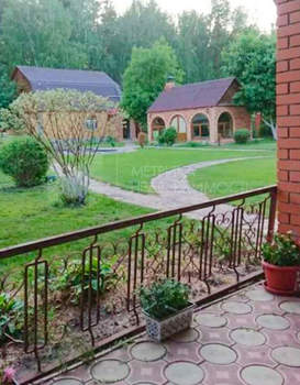 Дом 300м&sup2;, 3-этажный, участок 15 сот.  