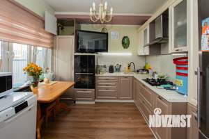 Коттедж 140м², 2-этажный, участок 6 сот.  