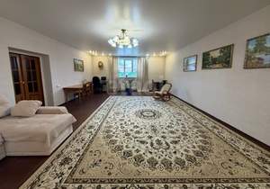 Дом 298м&sup2;, 2-этажный, участок 10 сот.  