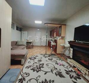 Дом 760м&sup2;, 3-этажный, участок 8 сот.  