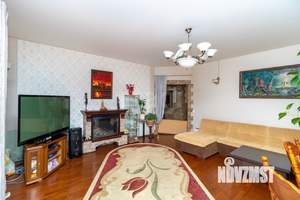 Дом 169м&sup2;, 2-этажный, участок 9 сот.  