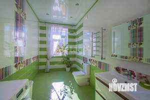 Дом 214м&sup2;, 3-этажный, участок 10 сот.  