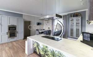 Дом 284м&sup2;, 2-этажный, участок 9 сот.  