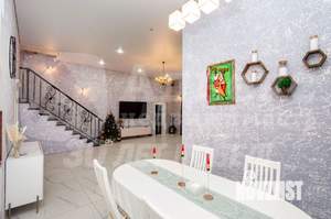 Дом 242м&sup2;, 2-этажный, участок 16 сот.  