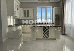 Дом 215м&sup2;, 2-этажный, участок 0 сот.  