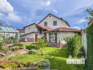 Дом 472м&sup2;, 2-этажный, участок 10 сот.  