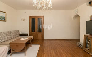 Дом 270м², 3-этажный, участок 6 сот.  