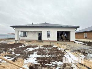 Дом 135м&sup2;, 2-этажный, участок 9 сот.  