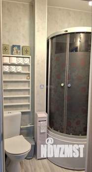 Дом 70м&sup2;, 2-этажный, участок 6 сот.  