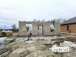 Дом 100м&sup2;, 2-этажный, участок 5 сот.  