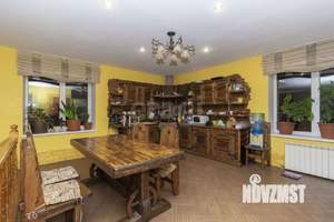 Дом 459м², 2-этажный, участок 10 сот.  