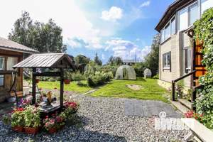 Дом 220м&sup2;, 2-этажный, участок 10 сот.  