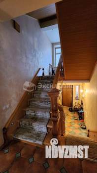 Коттедж 398м², 3-этажный, участок 15 сот.  