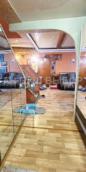 Дом 100м&sup2;, 2-этажный, участок 6 сот.  