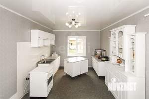 Дом 303м&sup2;, 3-этажный, участок 7 сот.  