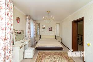 Дом 373м&sup2;, 3-этажный, участок 10 сот.  