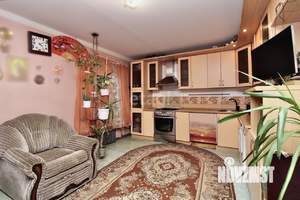 Дом 291м², 2-этажный, участок 6 сот.  