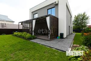 Дом 240м², 2-этажный, участок 6 сот.  