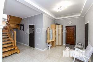 Дом 204м&sup2;, 2-этажный, участок 10 сот.  